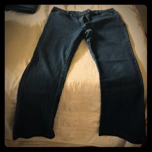 👖2 for $20 —Super cute and comfy jeans 🌸 bundle and save